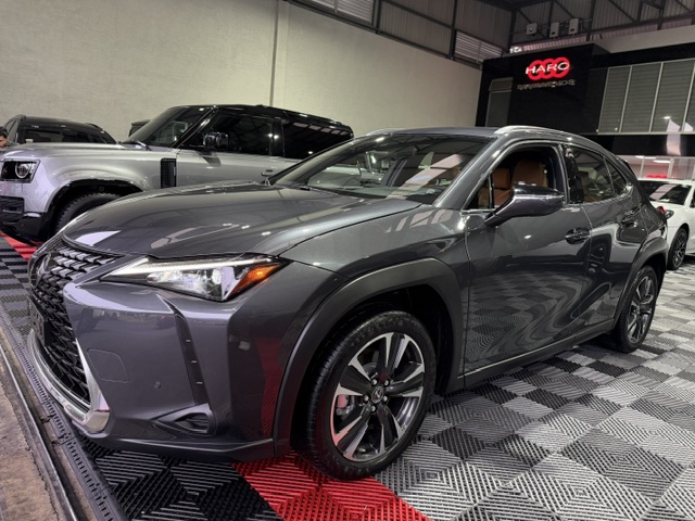 LEXUS